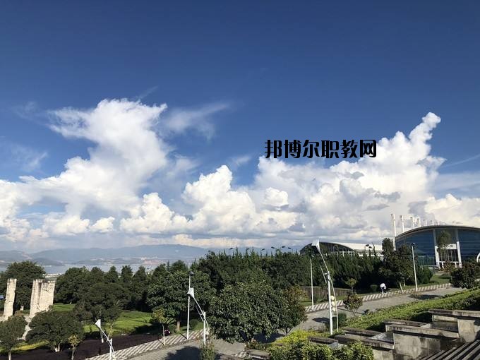 來鳳中等職業(yè)技術學校2020年有哪些專業(yè)