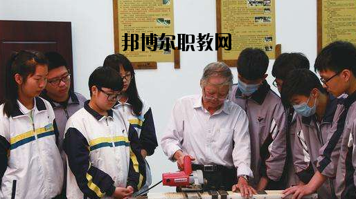鎮(zhèn)海職教中心2020年報名條件、招生要求、招生對象