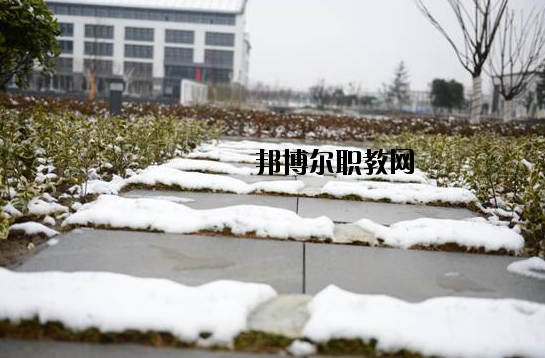 江蘇高港中等專業(yè)學(xué)校2020年報(bào)名條件、招生要求、招生對象