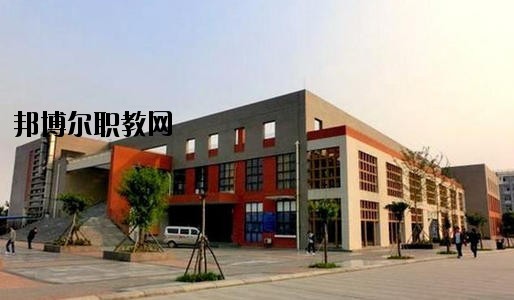 貴陽市經(jīng)濟貿(mào)易中等專業(yè)學(xué)校2020年報名條件、招生要求、招生對象