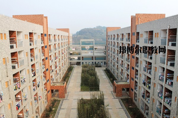 曲靖馬龍縣職業(yè)技術(shù)學(xué)校2020年報(bào)名條件、招生要求、招生對(duì)象
