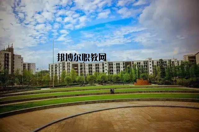 隨州曾都電子工業(yè)學校2020年報名條件、招生要求、招生對象
