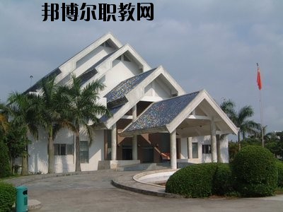 曲靖羅平職業(yè)技術(shù)學(xué)校2020年報(bào)名條件、招生要求、招生對象