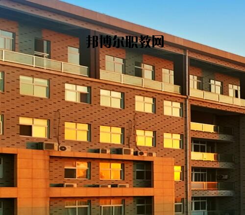 新鄉(xiāng)職業(yè)教育中心2021年報名條件、招生對象