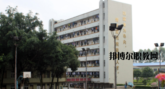 廣西梧州商貿(mào)學校2020年報名條件、招生要求、招生對象 