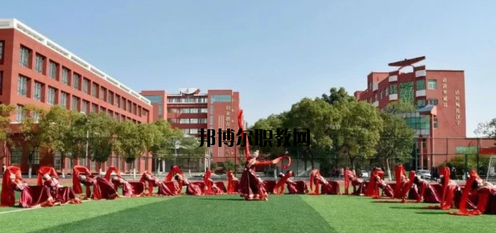 臨川現(xiàn)代教育學(xué)校2020年報(bào)名條件、招生要求、招生對(duì)象