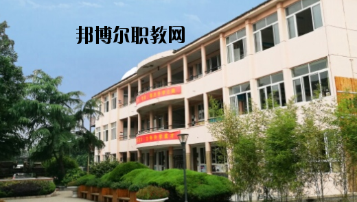 浙江吉利汽車工業(yè)學(xué)校2020年報(bào)名條件、招生要求、招生對(duì)象