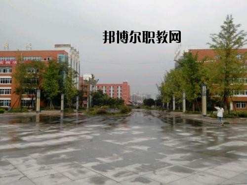 四川江油工業(yè)學(xué)校2020年報(bào)名條件、招生要求、招生對(duì)象