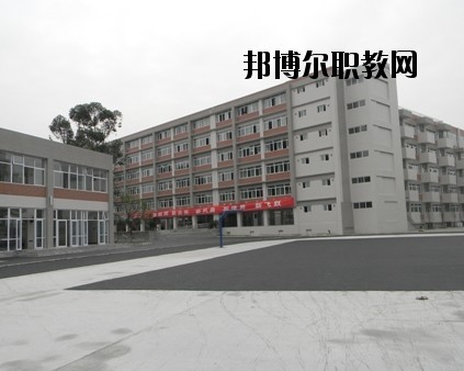 綿陽機(jī)電工程學(xué)校2020年報(bào)名條件、招生要求、招生對(duì)象