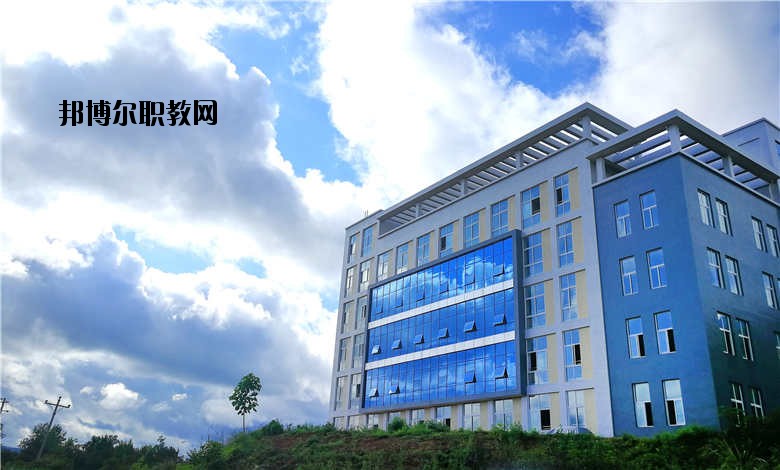 四川省南充衛(wèi)生學校2020年報名條件、招生要求、招生對象