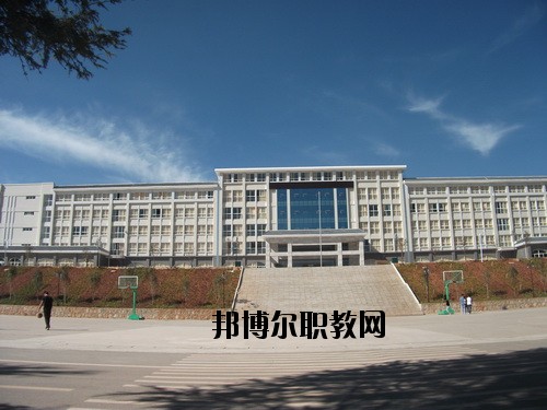 文山職業(yè)高級中學(xué)2020年學(xué)費、收費多少