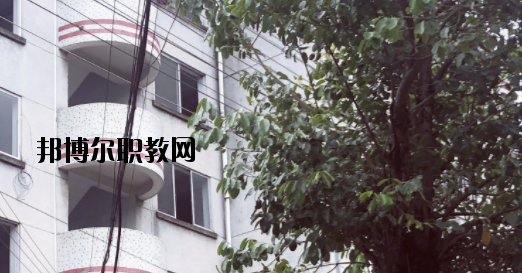 廣西工貿(mào)職業(yè)技術(shù)學(xué)校2020年報名條件、招生要求、招生對象 