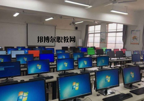 安義職業(yè)技術(shù)學(xué)校2020年報(bào)名條件、招生要求、招生對(duì)象