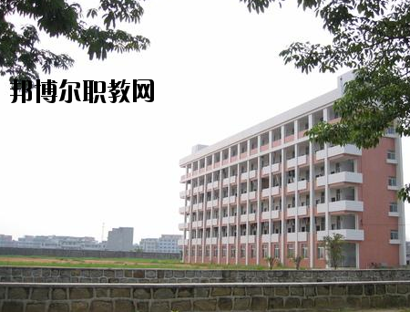 揭陽技工學(xué)校2020年報名條件、招生要求、招生對象