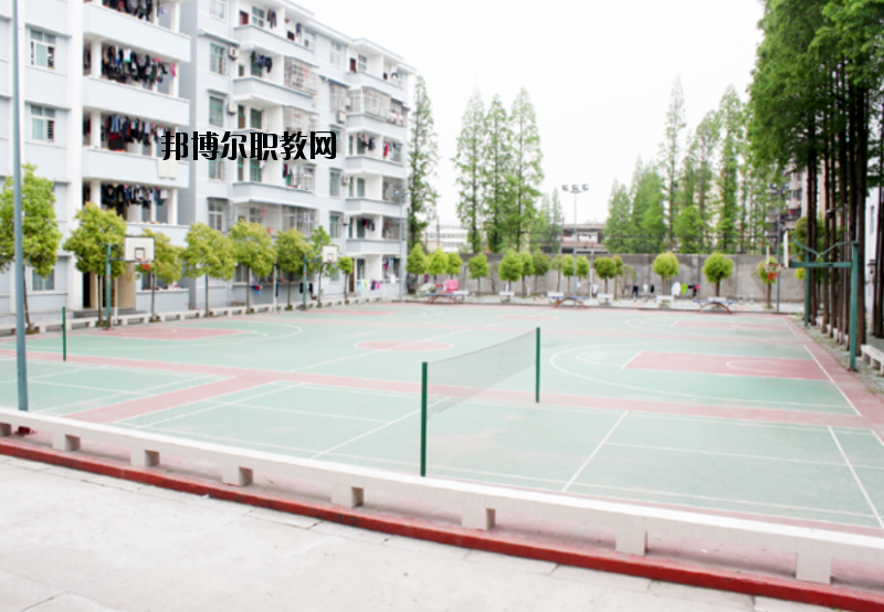 湖北潛江衛(wèi)生學(xué)校2020年報(bào)名條件、招生要求、招生對(duì)象