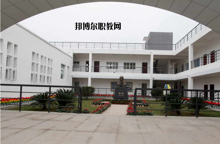 南充技師學(xué)院2020年報(bào)名條件、招生要求、招生對(duì)象