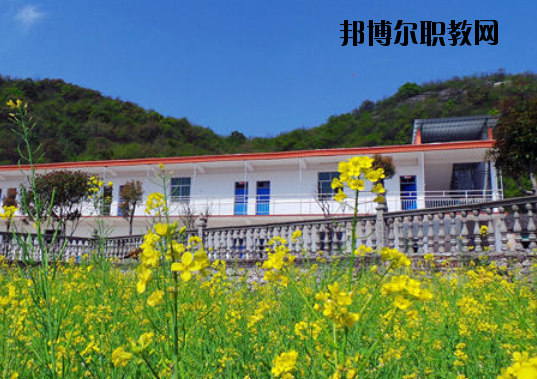 景德鎮(zhèn)傳統(tǒng)文化職業(yè)學(xué)校2020年報名條件、招生要求、招生對象