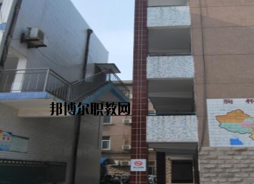 鄭州經(jīng)濟(jì)貿(mào)易學(xué)校2021年招生辦聯(lián)系電話(huà)