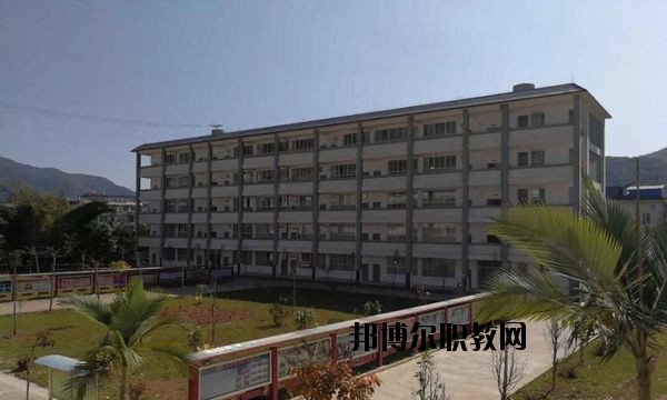 孟連縣職業(yè)高級中學(xué)2020年報名條件、招生要求、招生對象