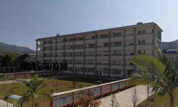 瀾滄縣職業(yè)高級中學(xué)2020年學(xué)費、收費多少