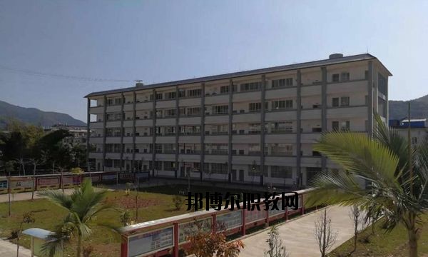 西盟縣職業(yè)高級中學(xué)怎么樣、好不好