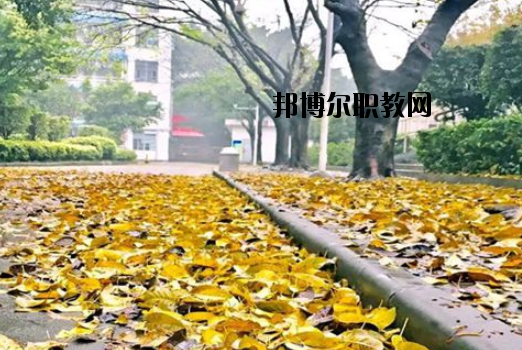 廣東輕工職業(yè)技術(shù)學(xué)校2020年報名條件、招生要求、招生對象