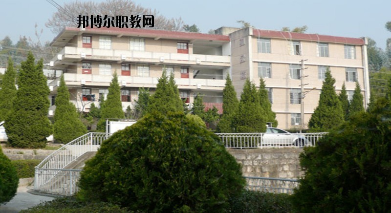 保山隆陽區(qū)職業(yè)技術(shù)學(xué)校2020年報(bào)名條件、招生要求、招生對象