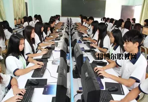 肇慶高要技工學(xué)校2020年報名條件、招生要求、招生對象