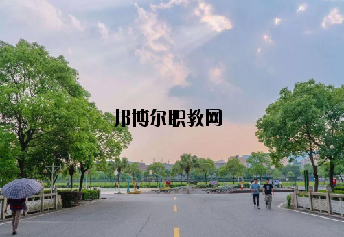 新余新興產(chǎn)業(yè)工程學校怎么樣、好不好
