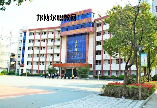 孝感工業(yè)學(xué)校2020年報名條件、招生要求、招生對象