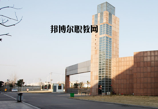 鳳臺職業(yè)教育中心2020年報名條件、招生要求、招生對象