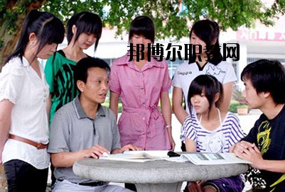 內(nèi)江奮發(fā)職業(yè)學(xué)校2020年報名條件、招生要求、招生對象