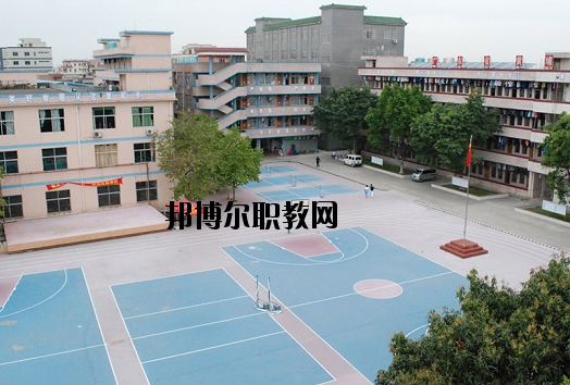 廣東黃埔技工學(xué)校2020年報名條件、招生要求、招生對象