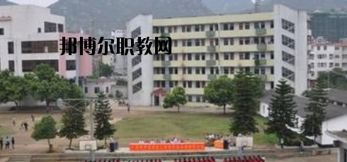 賀州技工學(xué)校2020年報名條件、招生要求、招生對象 