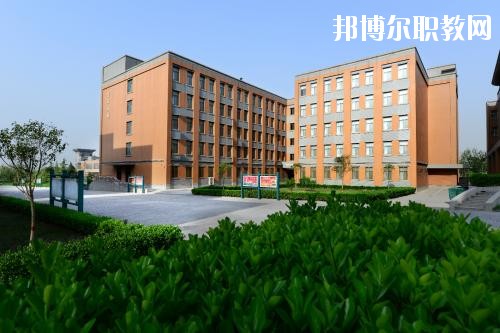 新都衛(wèi)生職業(yè)學校2020年報名條件、招生要求、招生對象