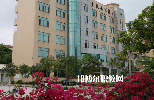 湛江海濱職業(yè)技術(shù)學(xué)校2020年報名條件、招生要求、招生對象