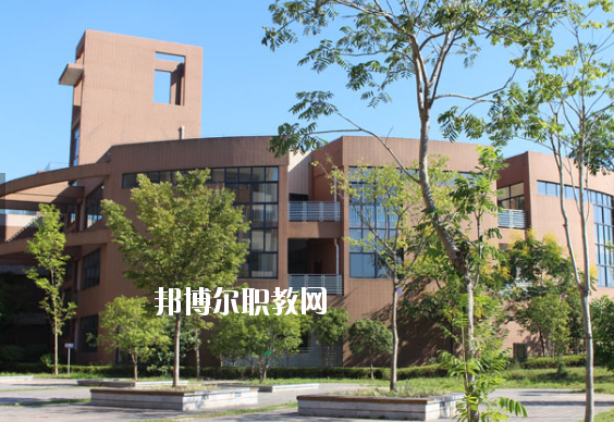 黃山東華技工學(xué)校2020年報(bào)名條件、招生要求、招生對(duì)象
