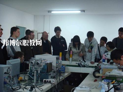 瀘州化工廠技工學校2020年報名條件、招生要求、招生對象