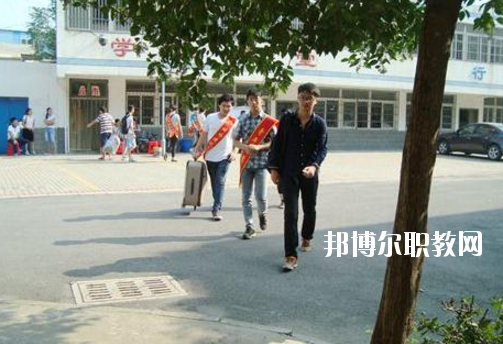 合肥商貿職業(yè)學校2020年報名條件、招生要求、招生對象
