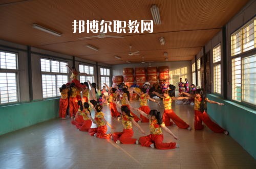新蔡職業(yè)中等專業(yè)學校2021年報名條件、招生要求、招生對象