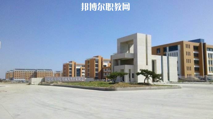 確山縣職業(yè)教育中心2021年報名條件、招生要求、招生對象