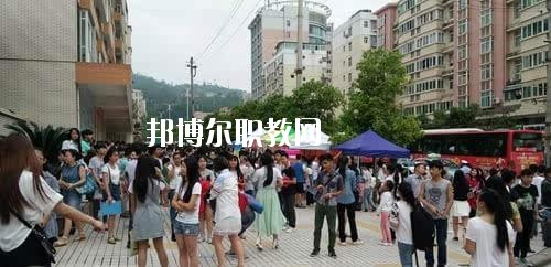 巴中市巴州區(qū)化成職業(yè)2020年報(bào)名條件、招生要求、招生對(duì)象