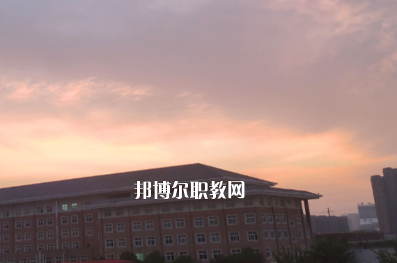 安徽滁州技師學(xué)院2020年報名條件、招生要求、招生對象