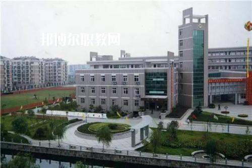 樂至縣回瀾職業(yè)中學2020年報名條件、招生要求、招生對象