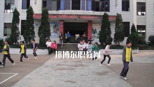 達縣亭子職業(yè)高級中學2020年報名條件、招生要求、招生對象