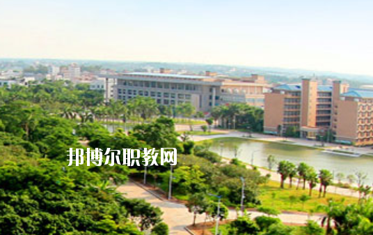 湛江理工職業(yè)學校2020年報名條件、招生要求、招生對象