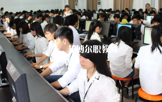廉江興華職業(yè)技術(shù)學(xué)校2020年報(bào)名條件、招生要求、招生對(duì)象