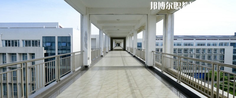 德陽(yáng)科貿(mào)職業(yè)學(xué)院中專(zhuān)部地址在哪里