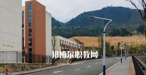 貴州建設(shè)職業(yè)技術(shù)學(xué)院中職部2020年報(bào)名條件、招生要求、招生對象