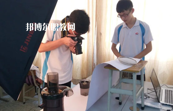 佛山順德區(qū)胡錦超職業(yè)技術(shù)學(xué)校2020年報名條件、招生要求、招生對象